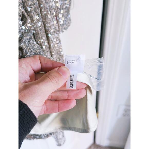 NWT Alex Marie Milly Silver Sequin Shimmer Dress Size 4 - Picture 9 of 10